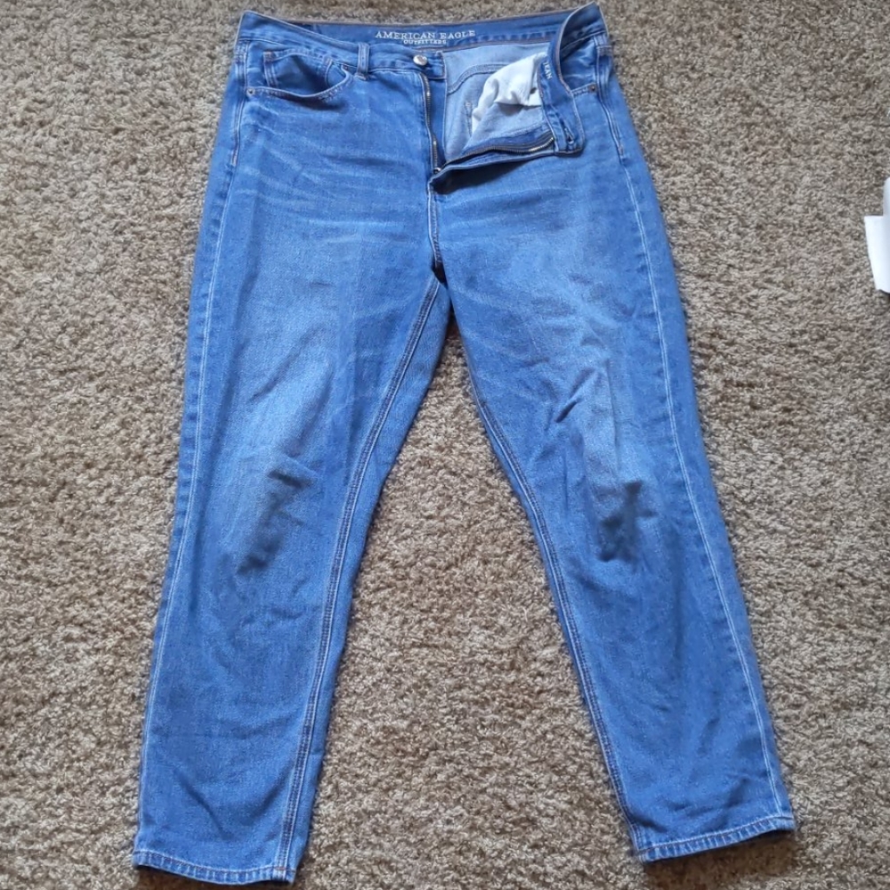 American Eagle Mom Jeans